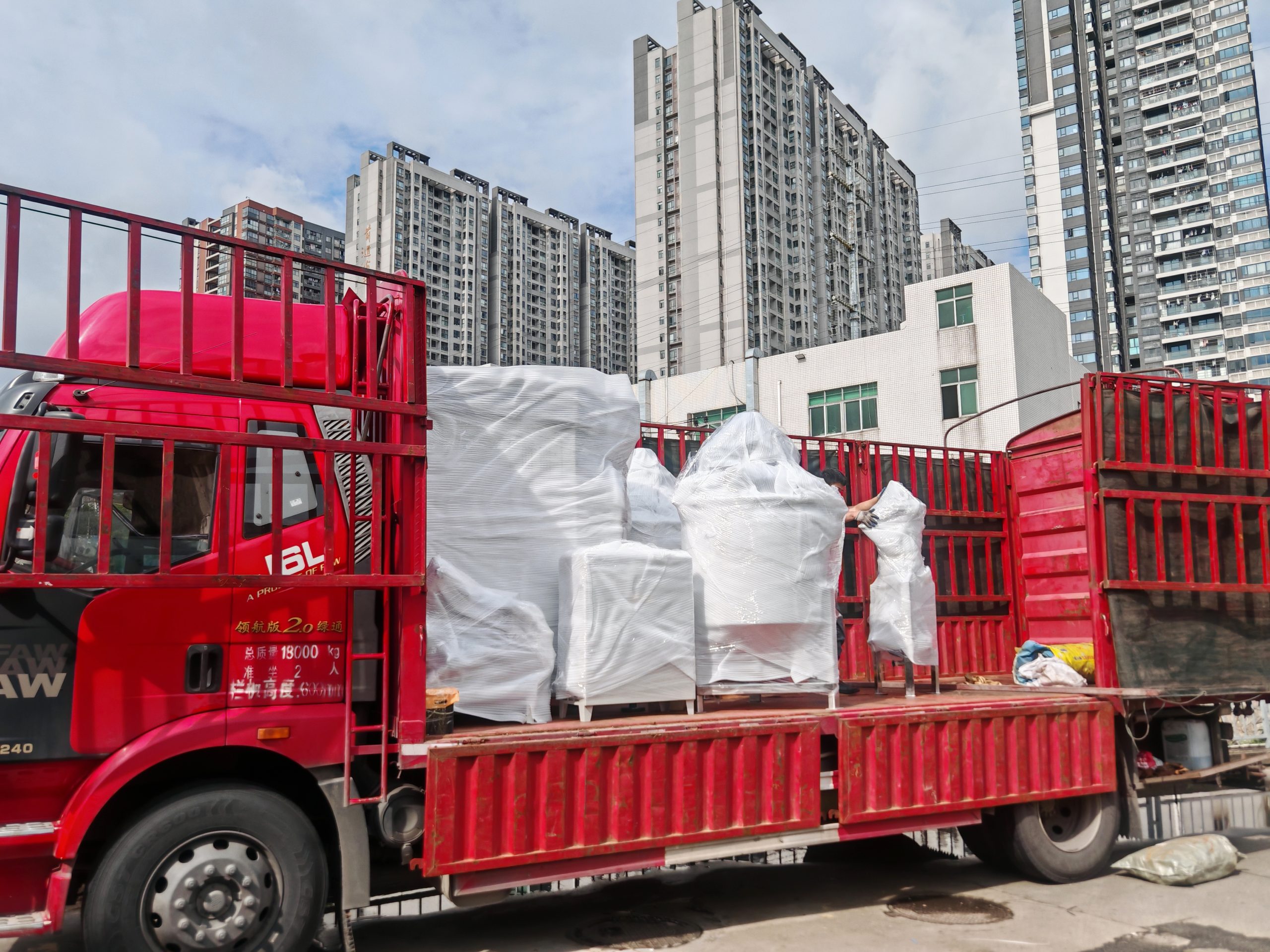 叁星飛榮立式砂磨機助力碳化硅材料高效研磨,今日成功交付!